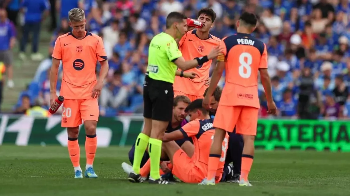 开云体育-每体：赫塔菲盘外招不断，糟糕的草坪险些让马丁遭受重伤